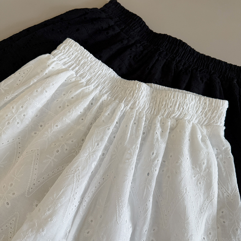 女性の夏のシンプルなショーツ弾性ウエスト刺繍花柄ワイドレッグ - Printing Qc のレビューと価格